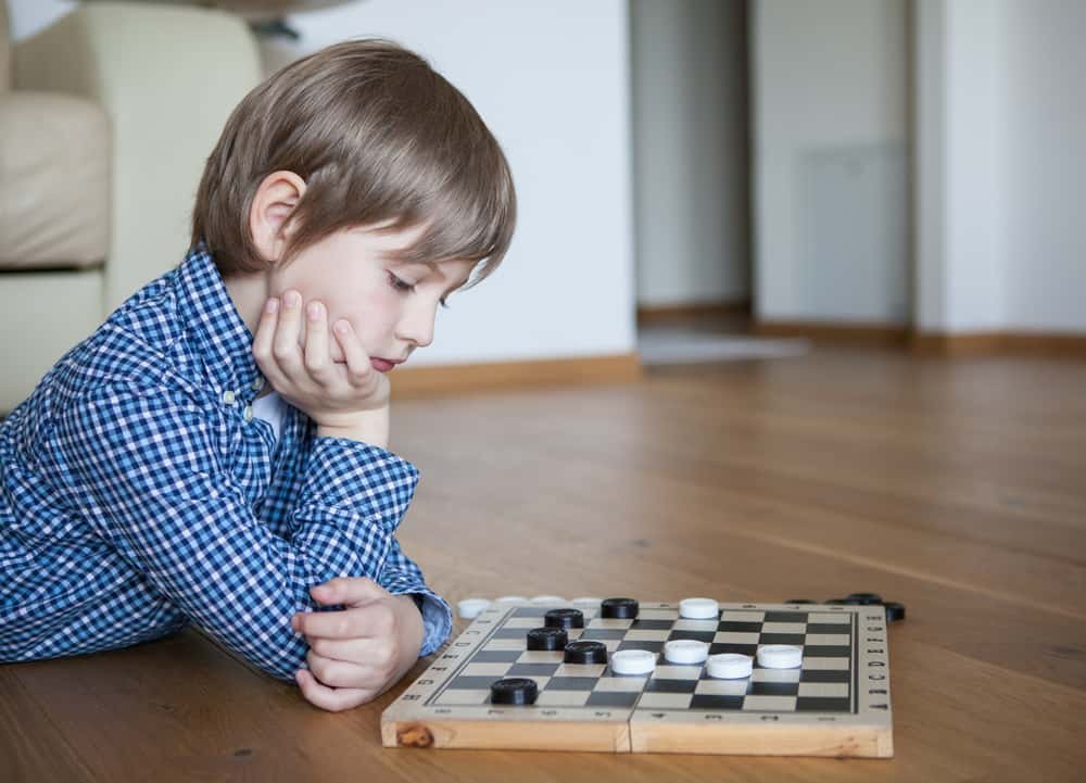 16 Benefits And Advantages Of Playing Checkers Draughts Gamesver