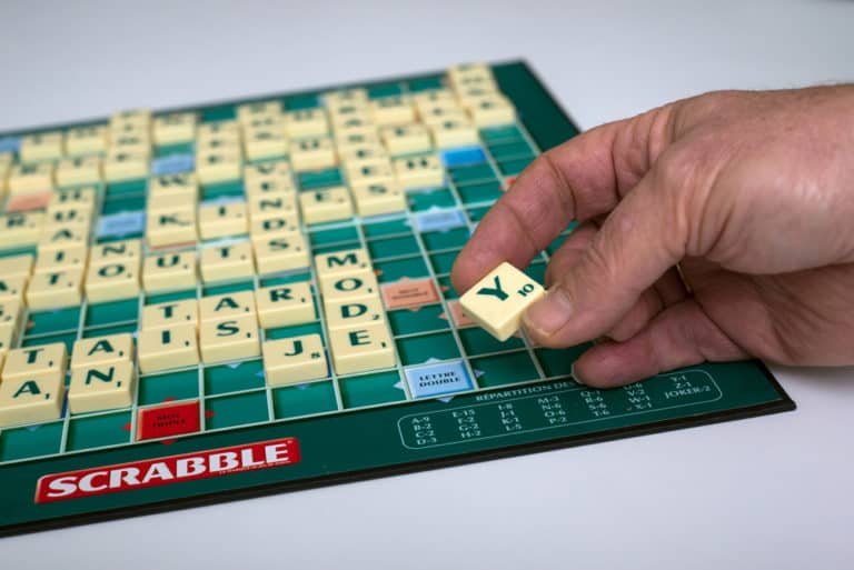 You Can Play Scrabble By Yourself (One-Player, AI, and More) - Gamesver